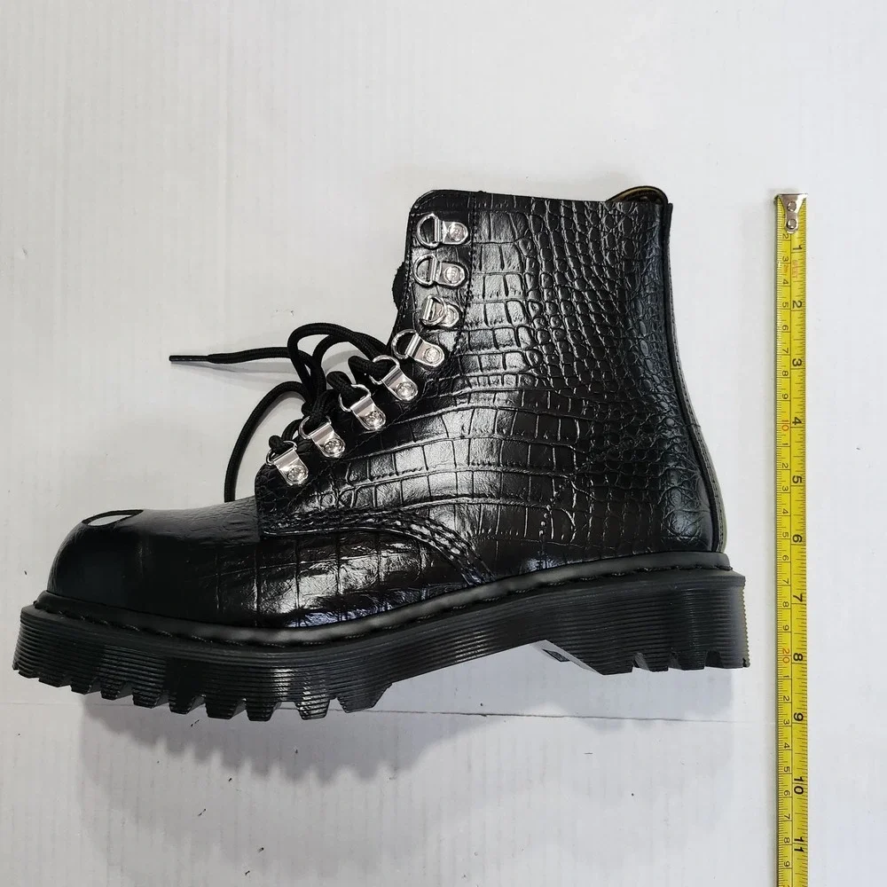 Unisex Size M7/W8 Dr. Martens Boots 1460 Pascal Steel Toe Embossed Leather Black